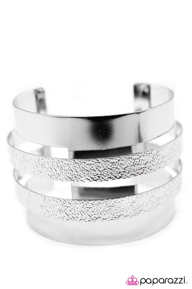 Paparazzi ♥ Enchantress - Silver ♥ Bracelet