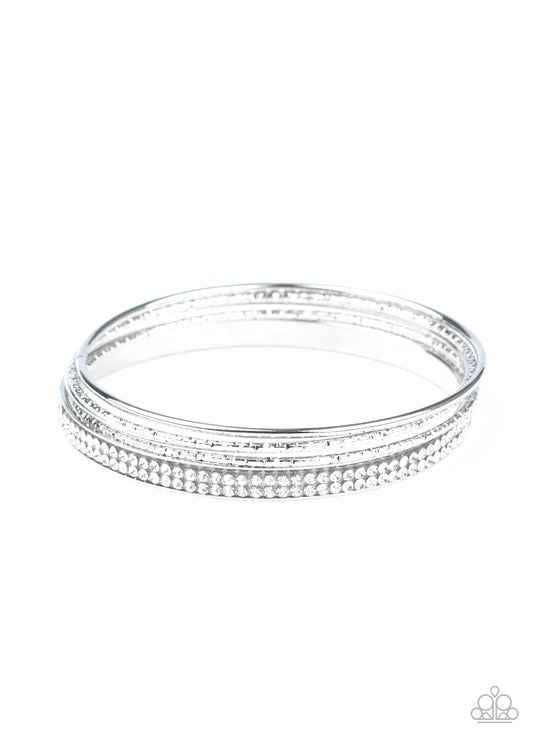 heap-it-on-white-p9re-wtxx-406xx