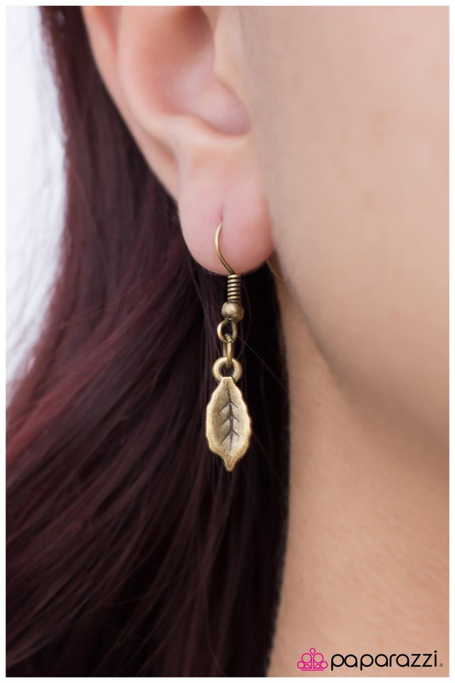 Paparazzi ♥ Jaded - Brass ♥ Necklace