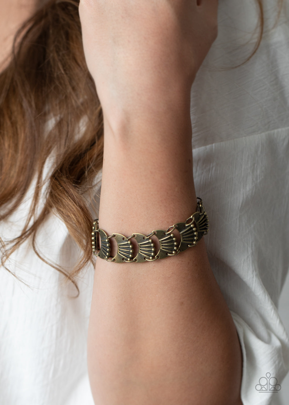 Paparazzi ♥ Moonlit Mesa - Brass ♥  Bracelet