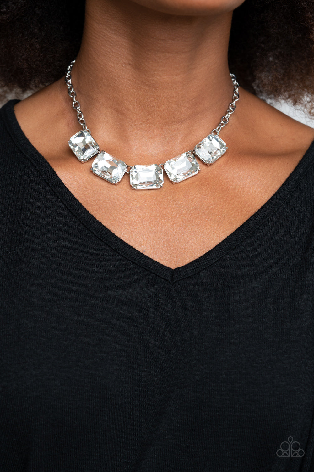 Paparazzi ♥ Deep Freeze Diva - White ♥  Necklace