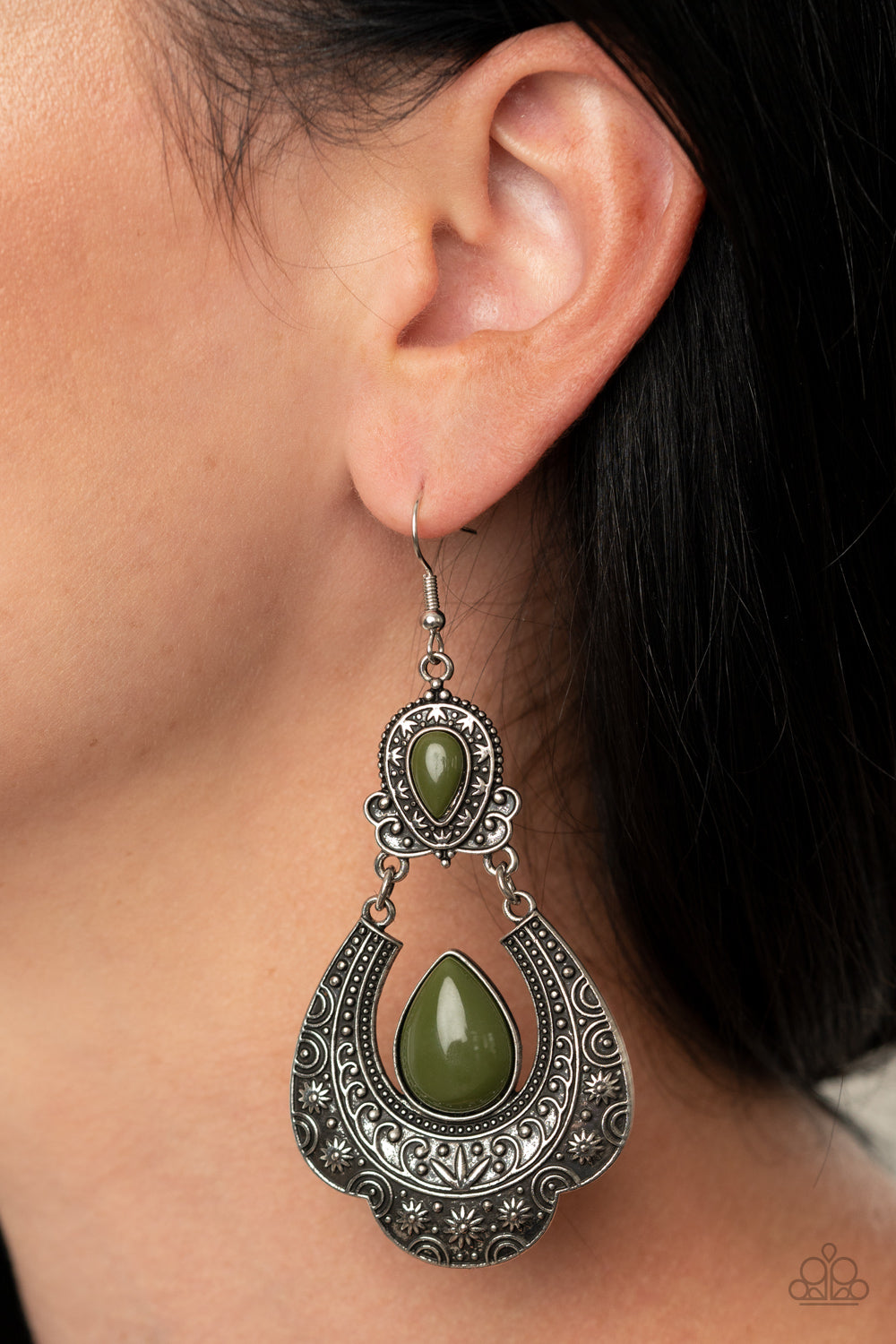 Paparazzi ♥ Rise and Roam - Green ♥  Earrings