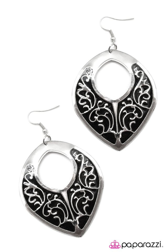 Paparazzi ♥ Ever Effervescent - Black ♥ Earrings