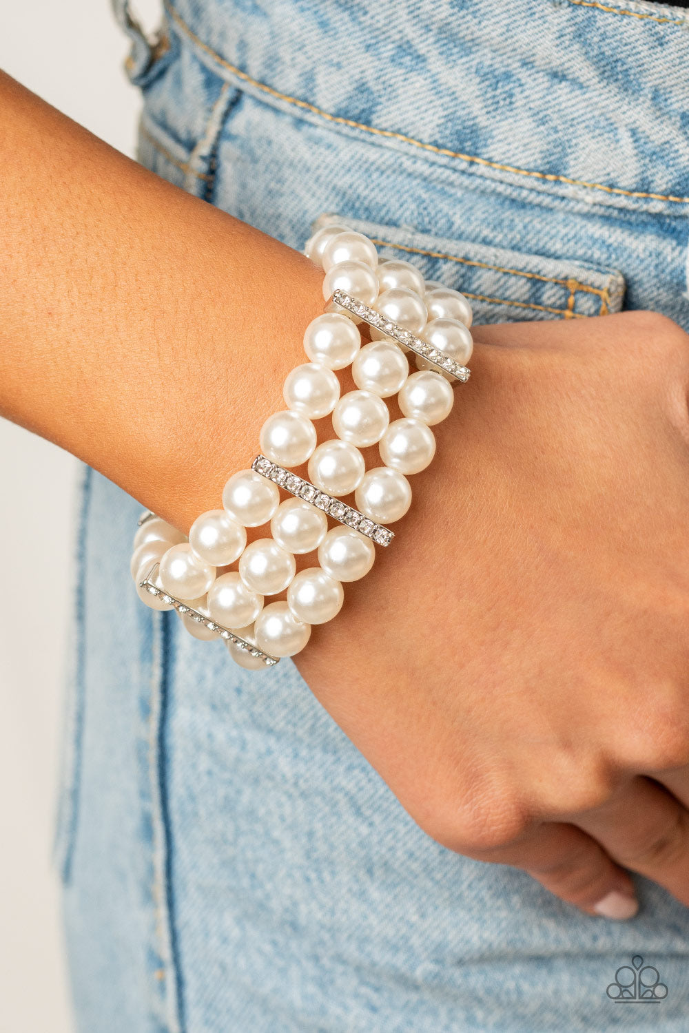 Paparazzi ♥ Modern Day Majesty - White ♥  Bracelet