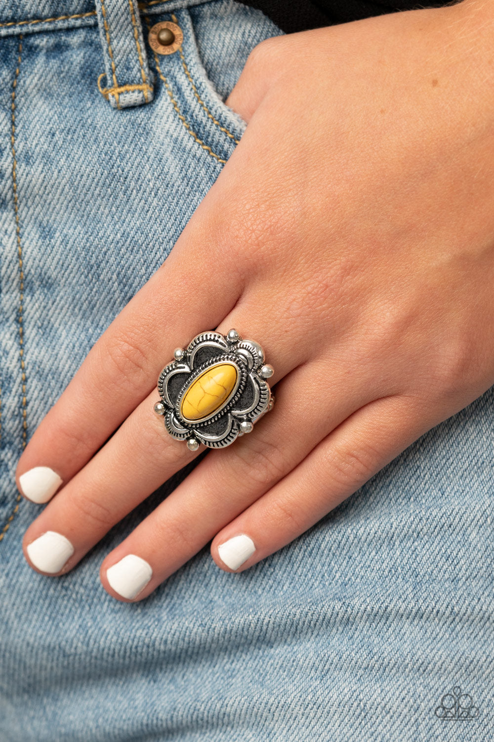 Paparazzi ♥ Sage Garden - Yellow ♥  Ring