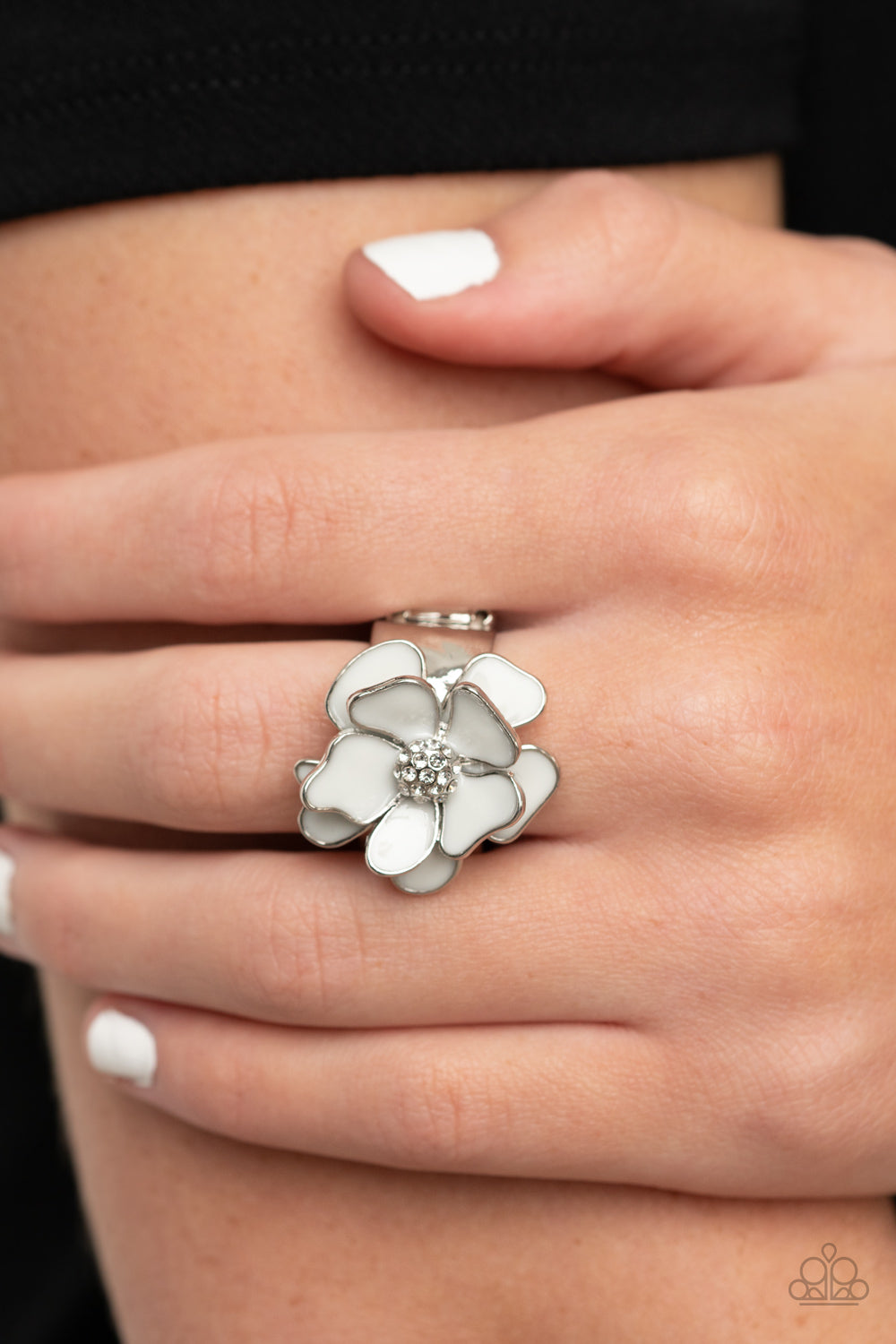 Paparazzi ♥ Hibiscus Holiday - White ♥  Ring