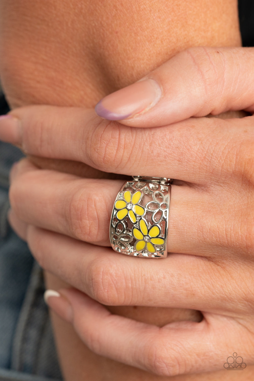 Paparazzi ♥ Clear as DAISY - Yellow ♥  Ring