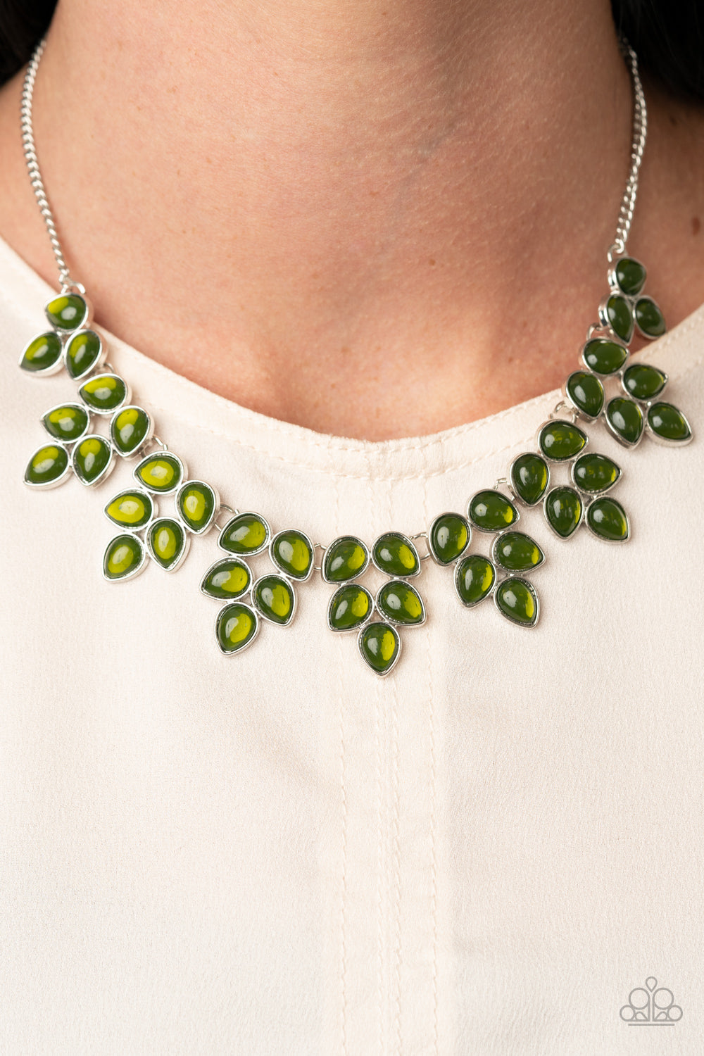 Paparazzi ♥ Hidden Eden - Green ♥  Necklace