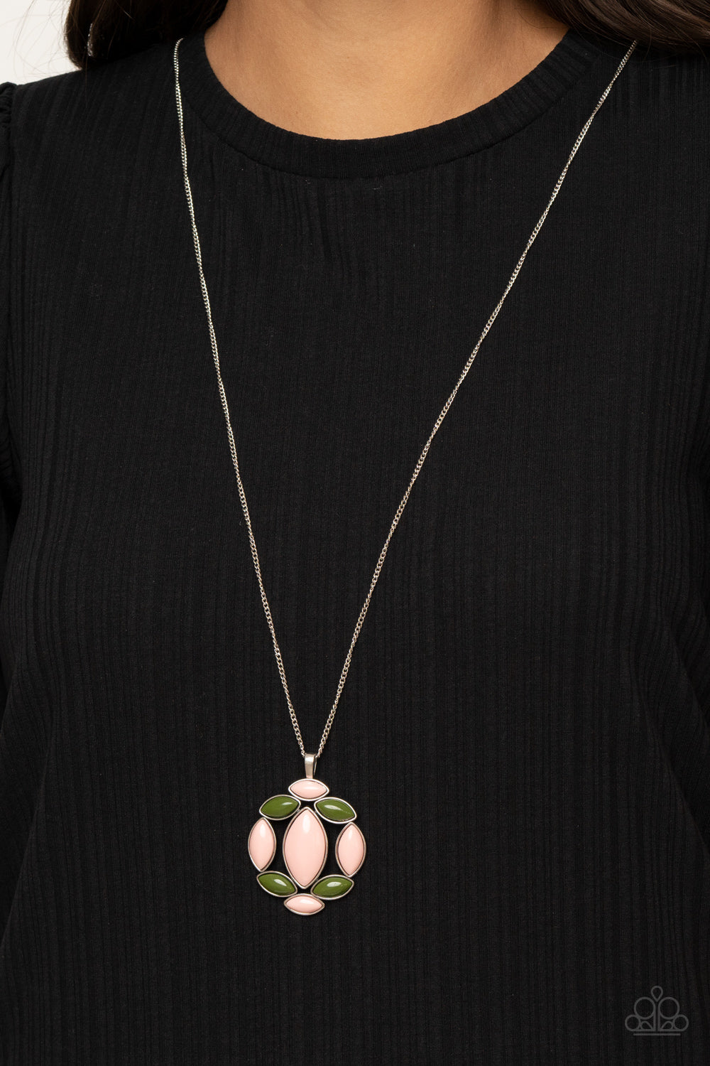 Paparazzi ♥ Chromatic Cache - Pink ♥  Necklace