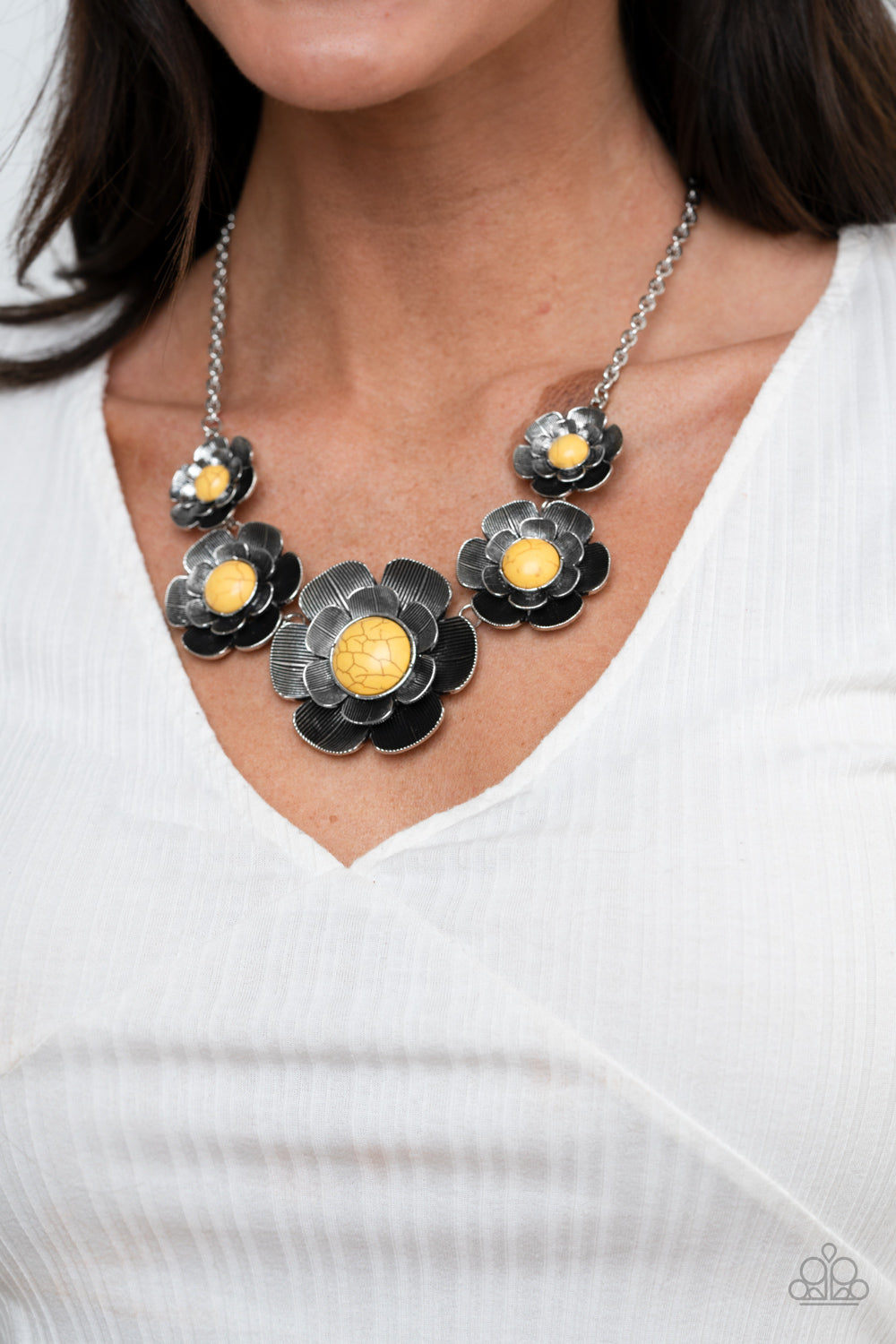 Paparazzi ♥ Bountiful Badlands - Yellow ♥  Necklace