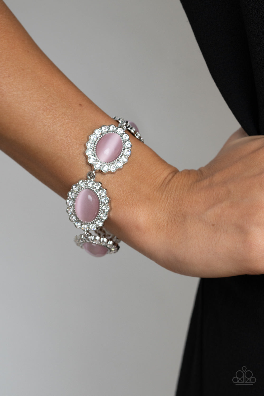 Paparazzi ♥ Demurely Diva - Pink ♥  Bracelet