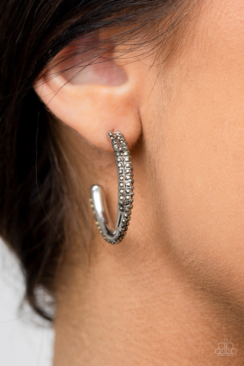 Paparazzi ♥ Trail Of Twinkle - Silver ♥  Earrings
