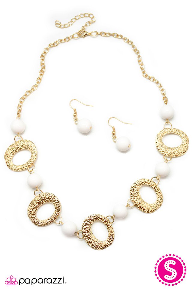 Paparazzi ♥ Looking the Part - White ♥ Necklace