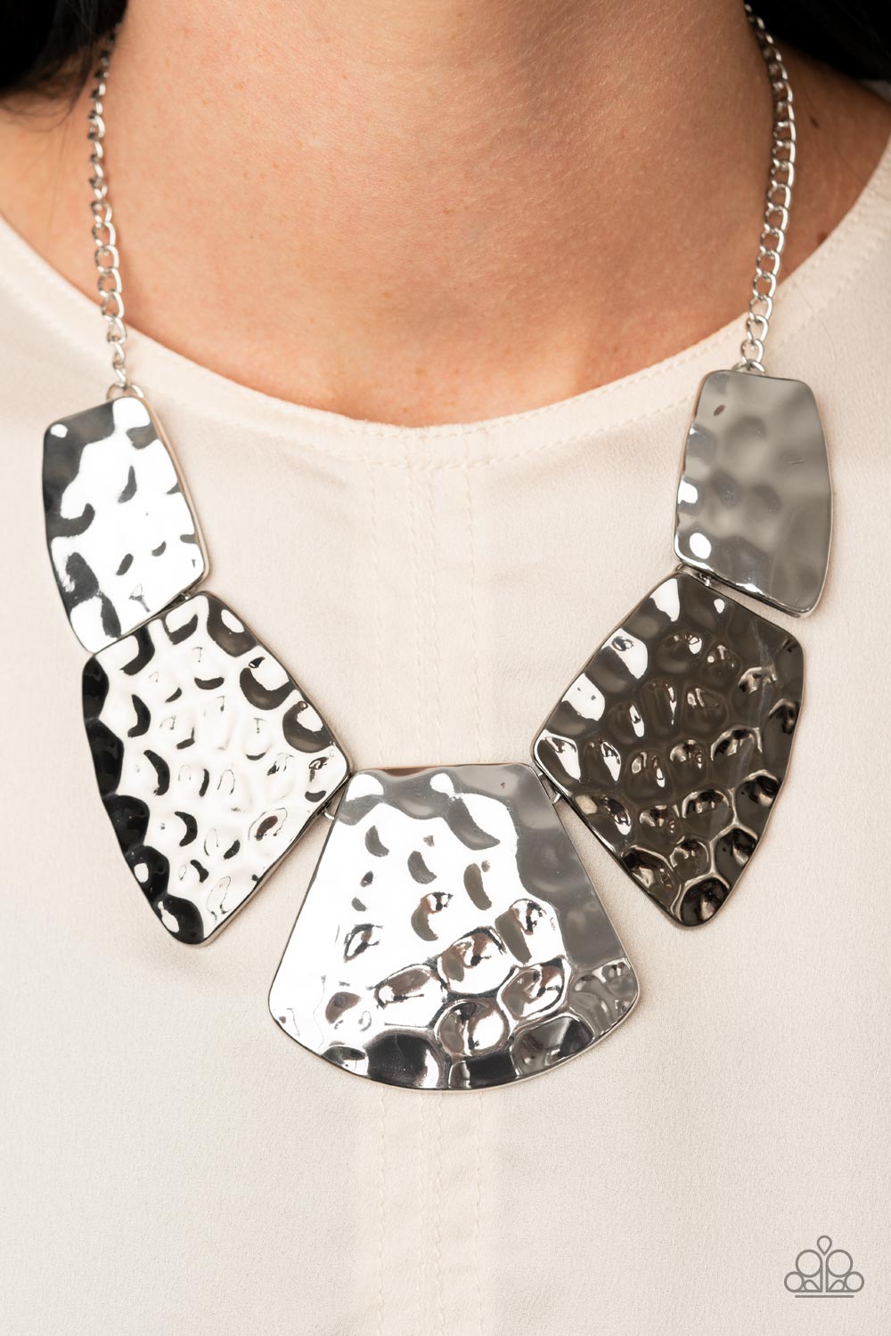 Paparazzi ♥ HAUTE Plates - Silver ♥  Necklace
