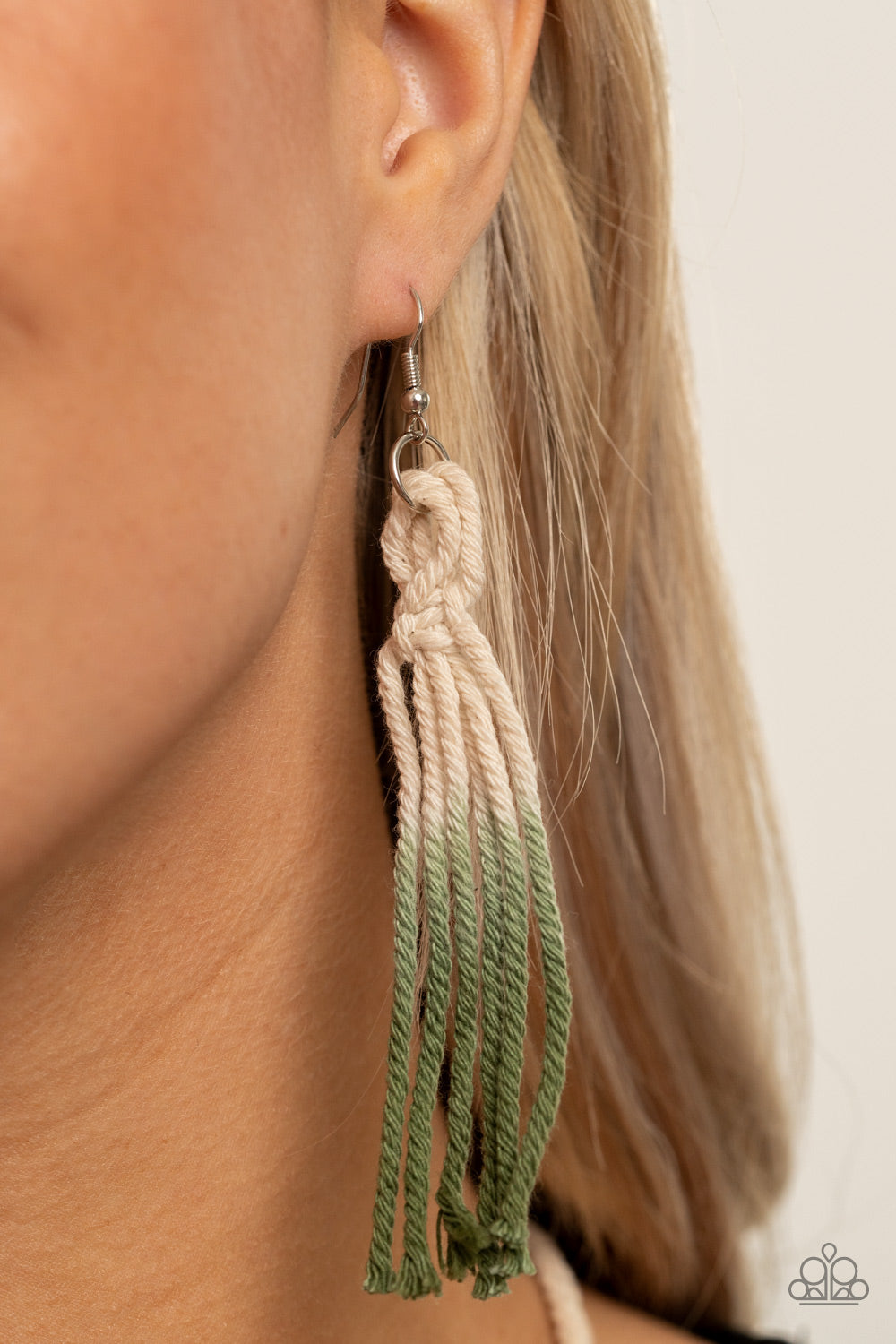 Paparazzi ♥ Surfin The Net - Green ♥  Necklace