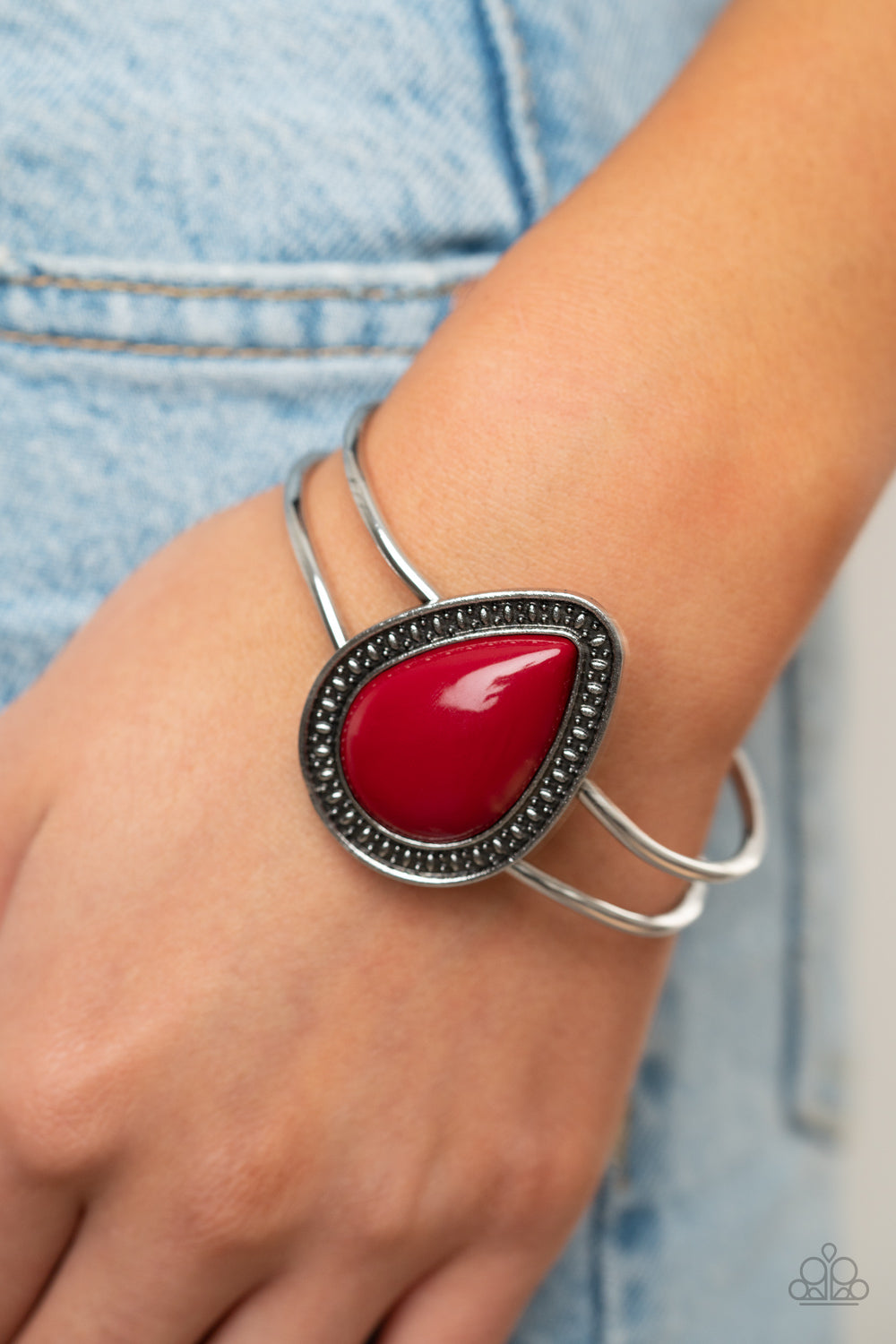 Paparazzi ♥ Over The Top Pop - Red ♥  Bracelet