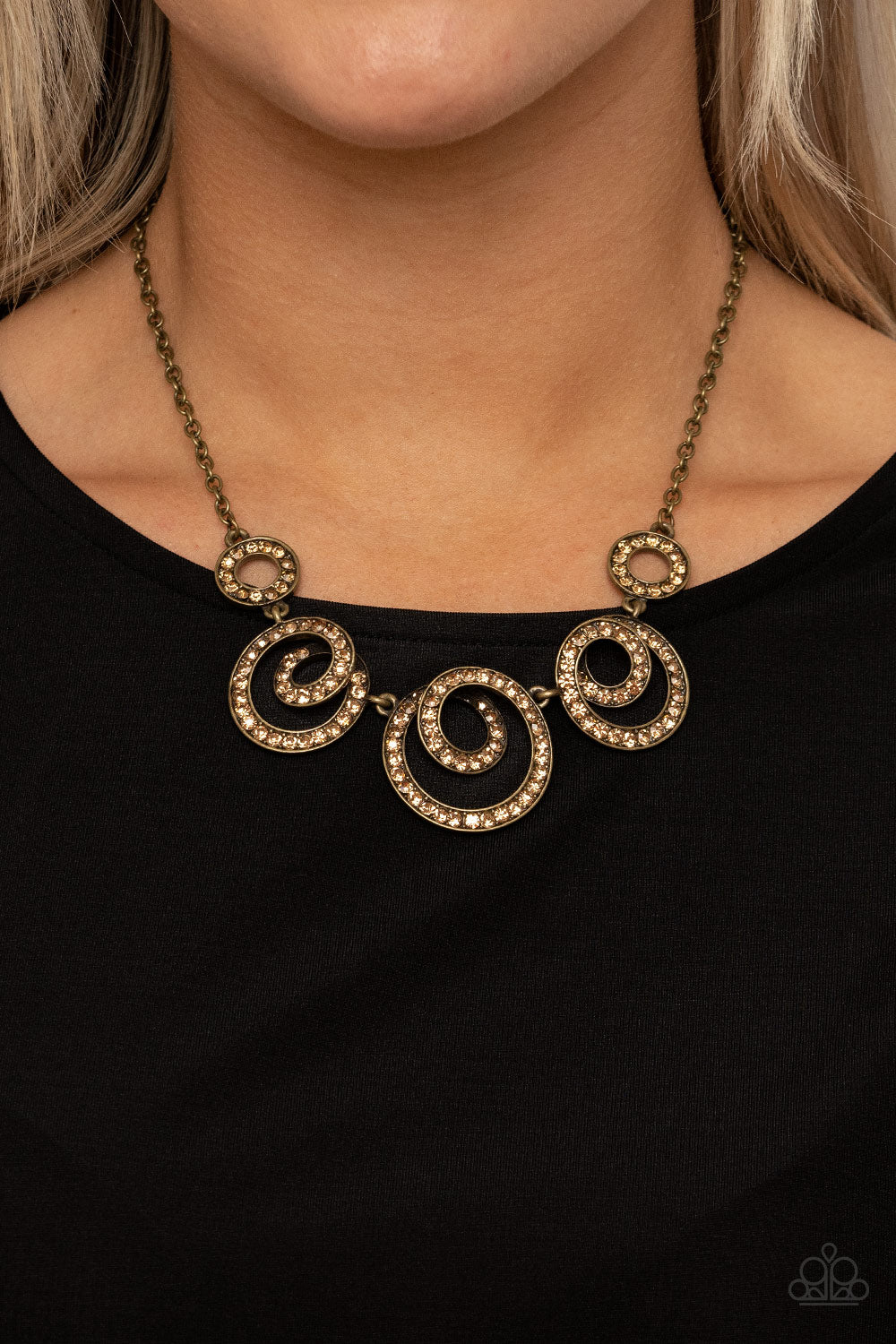 Paparazzi ♥ Total Head-Turner - Brass ♥  Necklace
