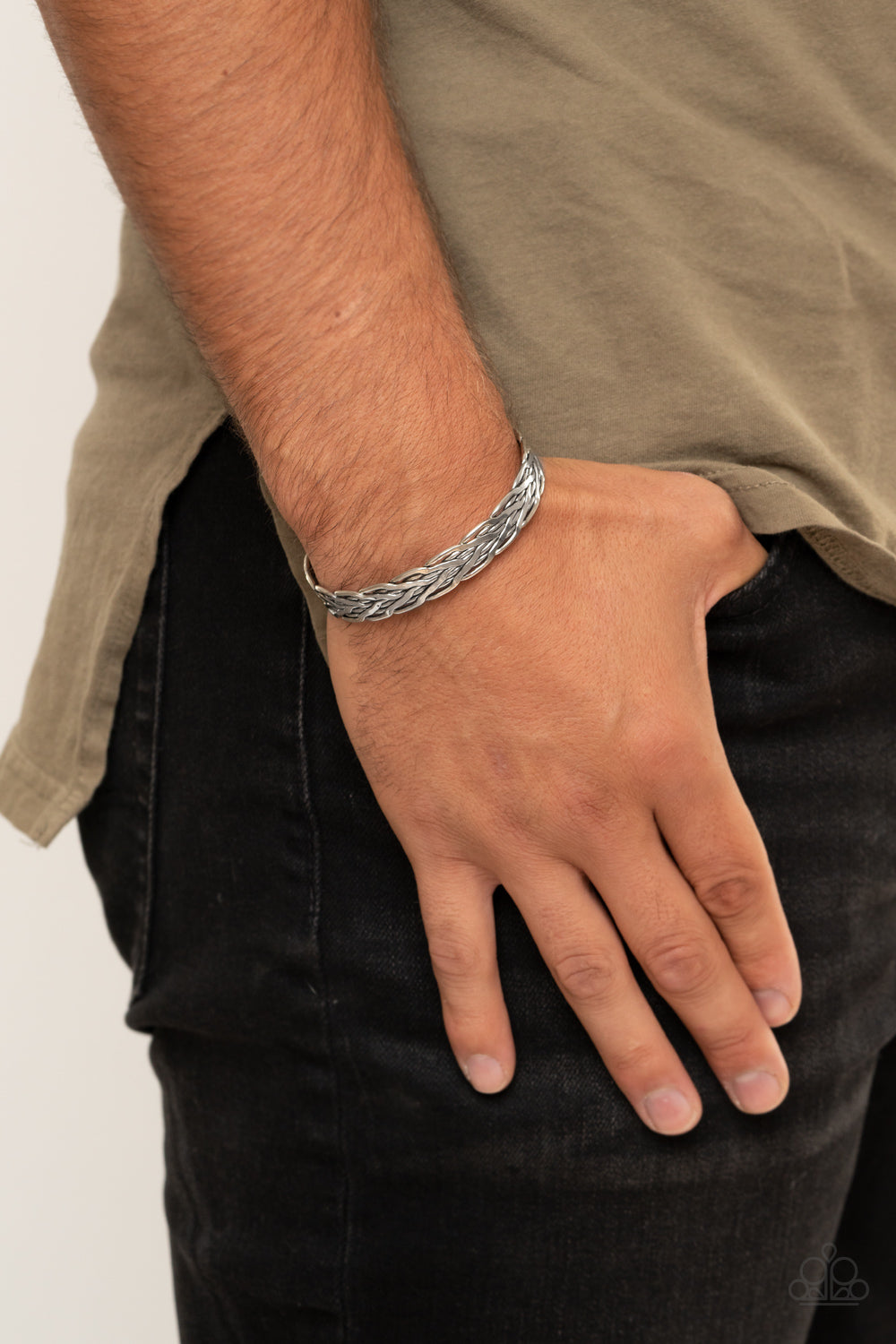 Paparazzi ♥ Magnetic Maven - Silver ♥  Mens Bracelet