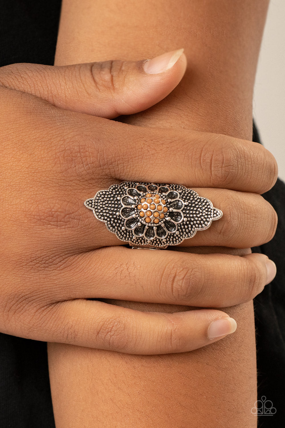 Paparazzi ♥ Wildly Wallflower - Brown ♥  Ring