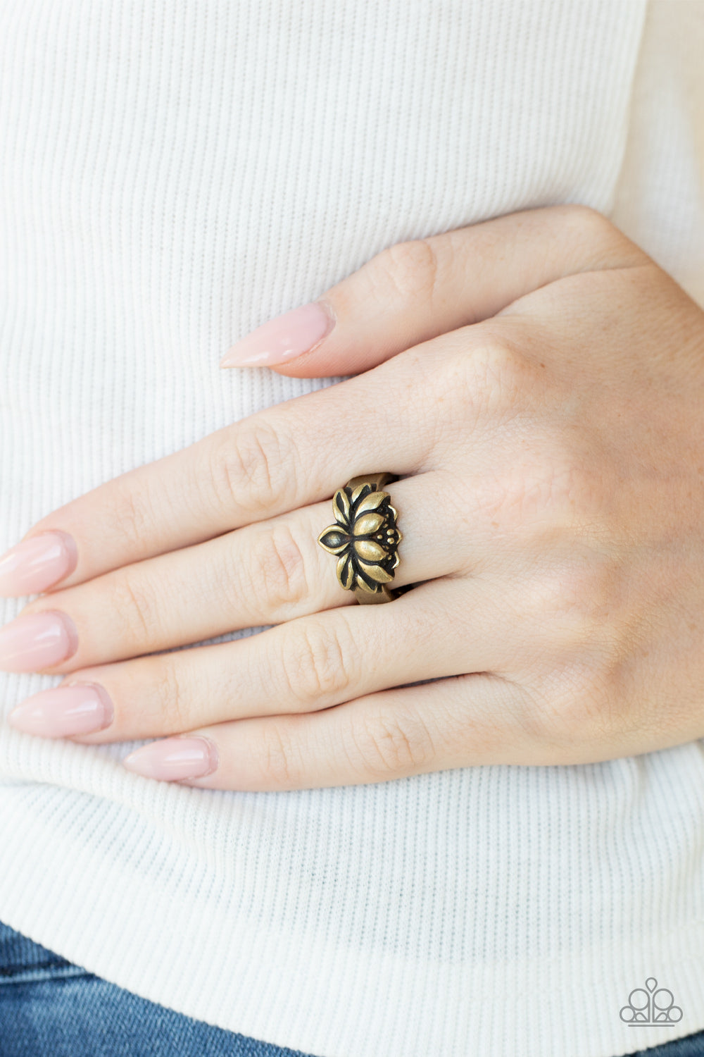 Paparazzi ♥ Lotus Crowns - Brass ♥  Ring