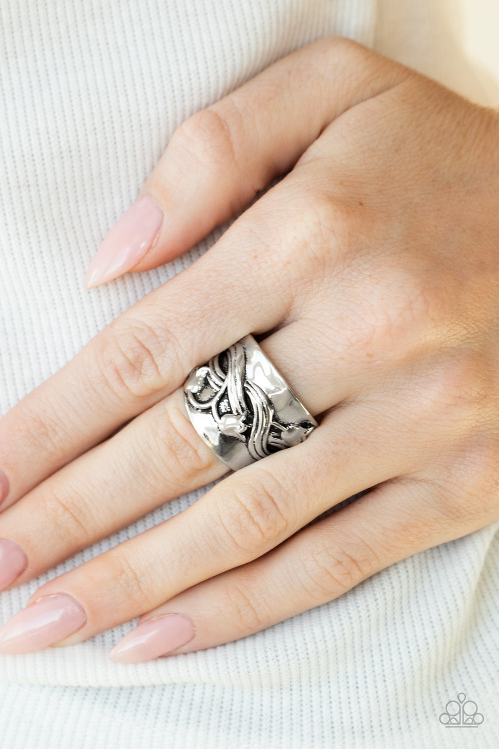 Paparazzi ♥ Follow The Tulips - Silver ♥  Ring