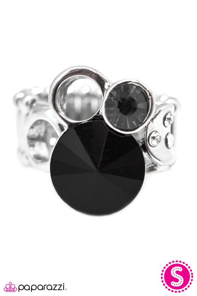 Paparazzi ♥ Show and Tell - Black ♥ Ring