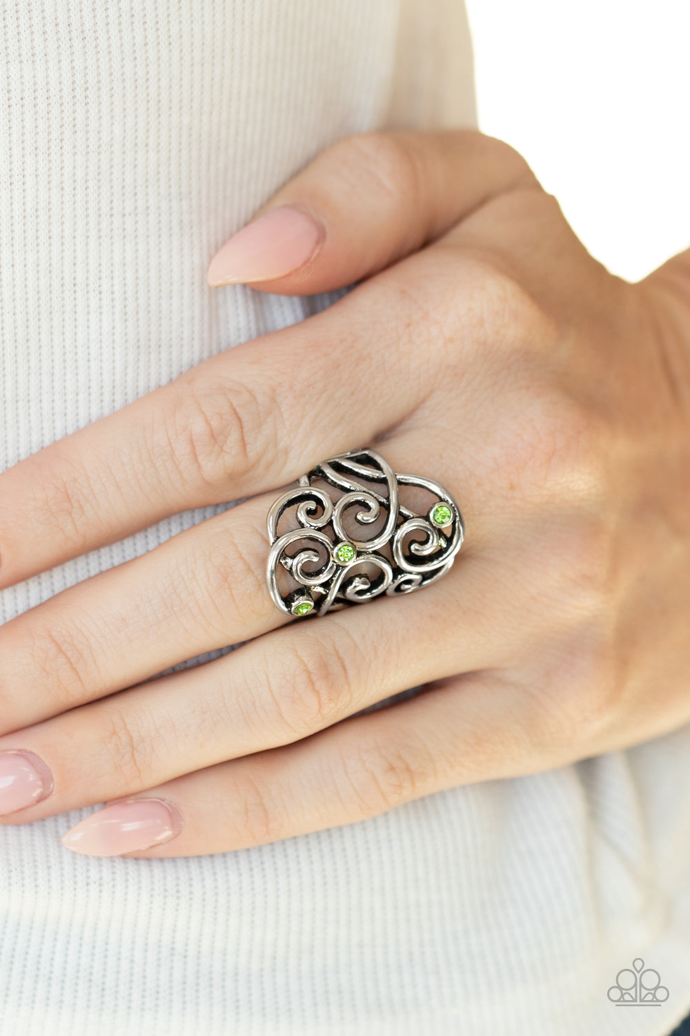 Paparazzi ♥ FRILL Out! - Green ♥  Ring