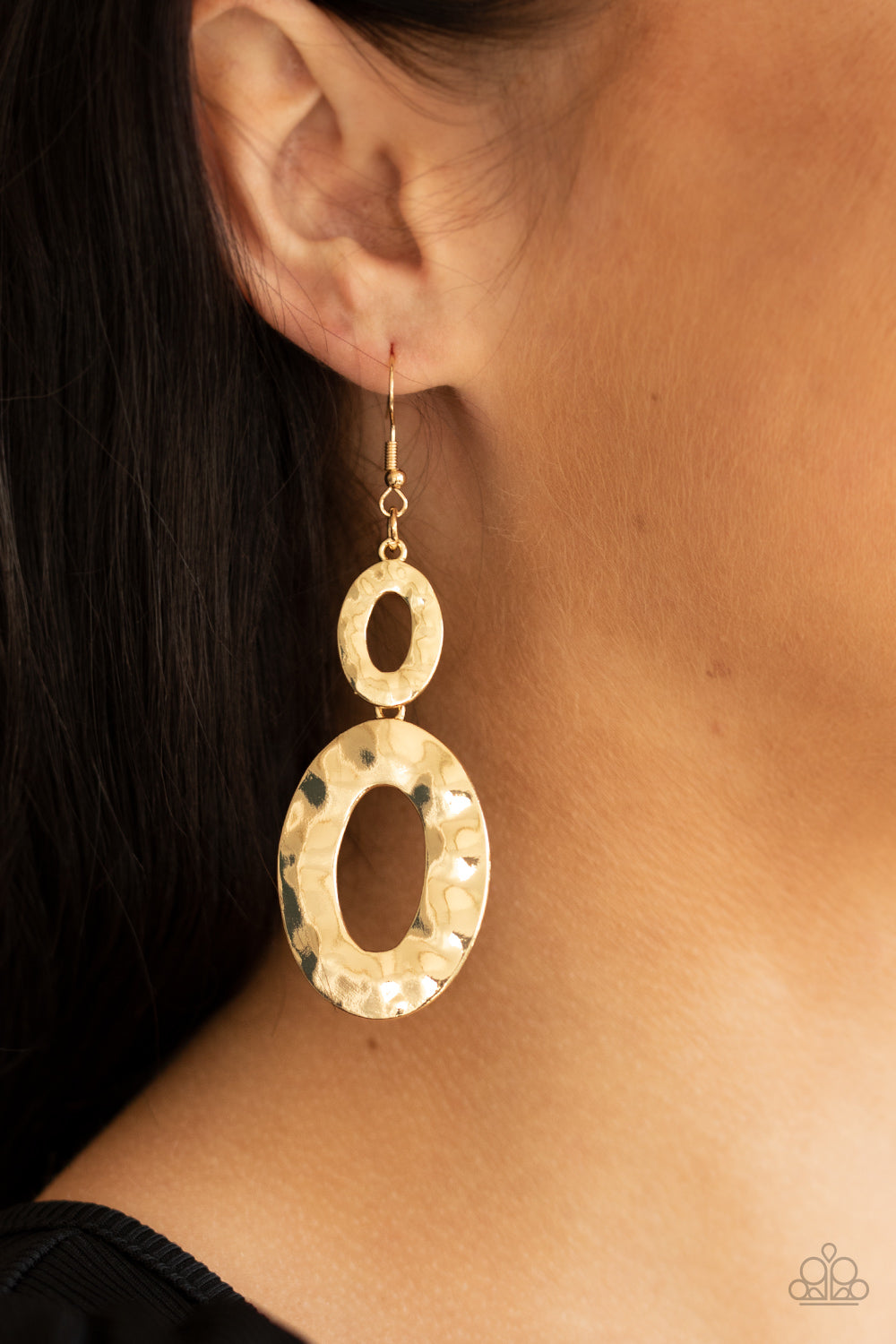Paparazzi ♥ Bring On The Basics - Gold ♥  Earrings