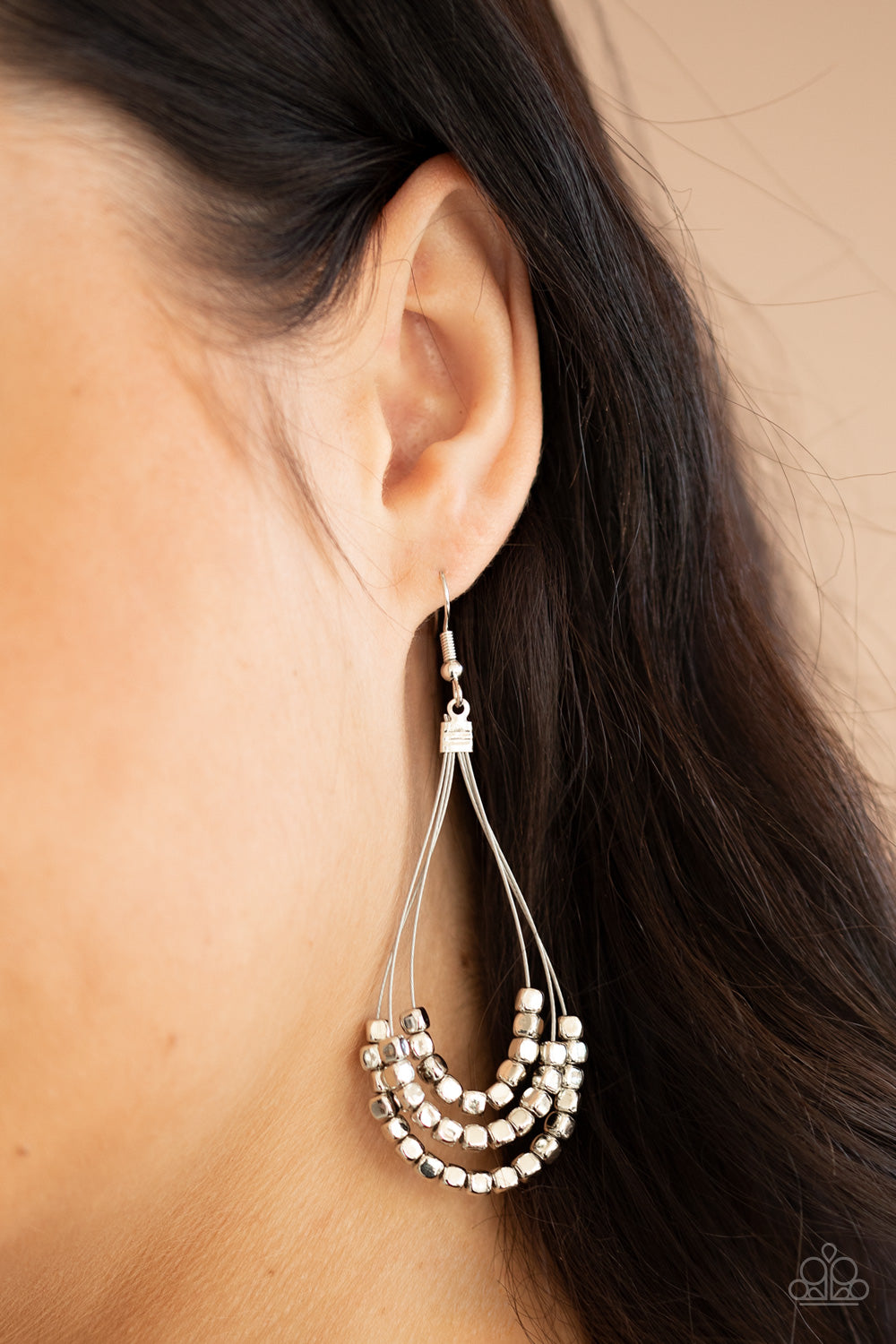 Paparazzi ♥ Off The Blocks Shimmer - Silver ♥ Earrings