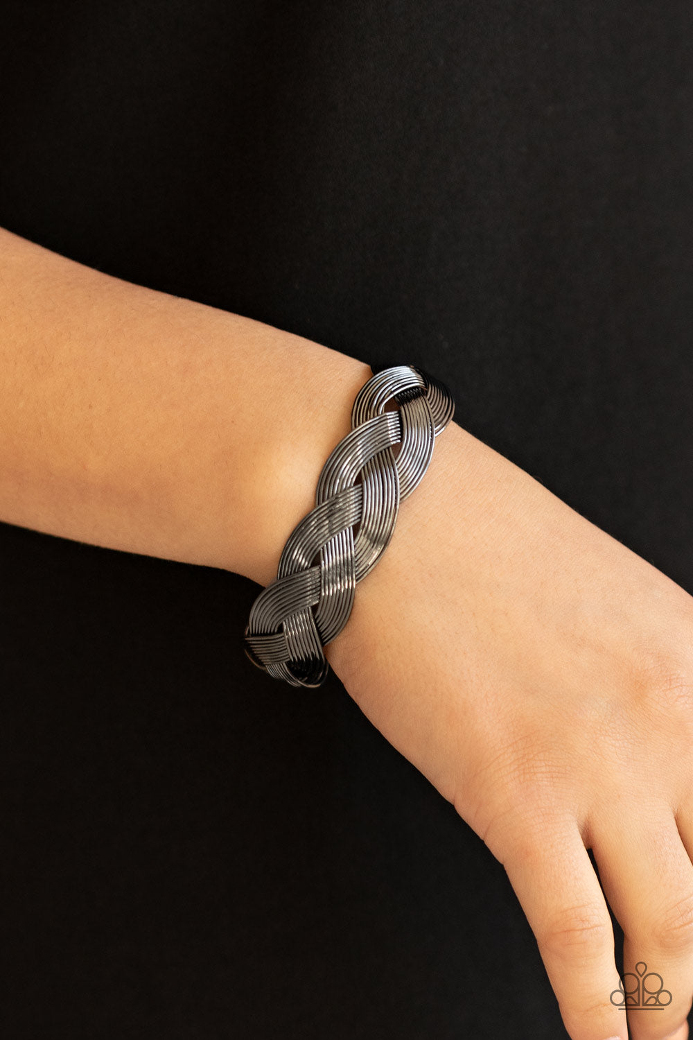 Paparazzi ♥ Woven Wonder - Black ♥  Bracelet