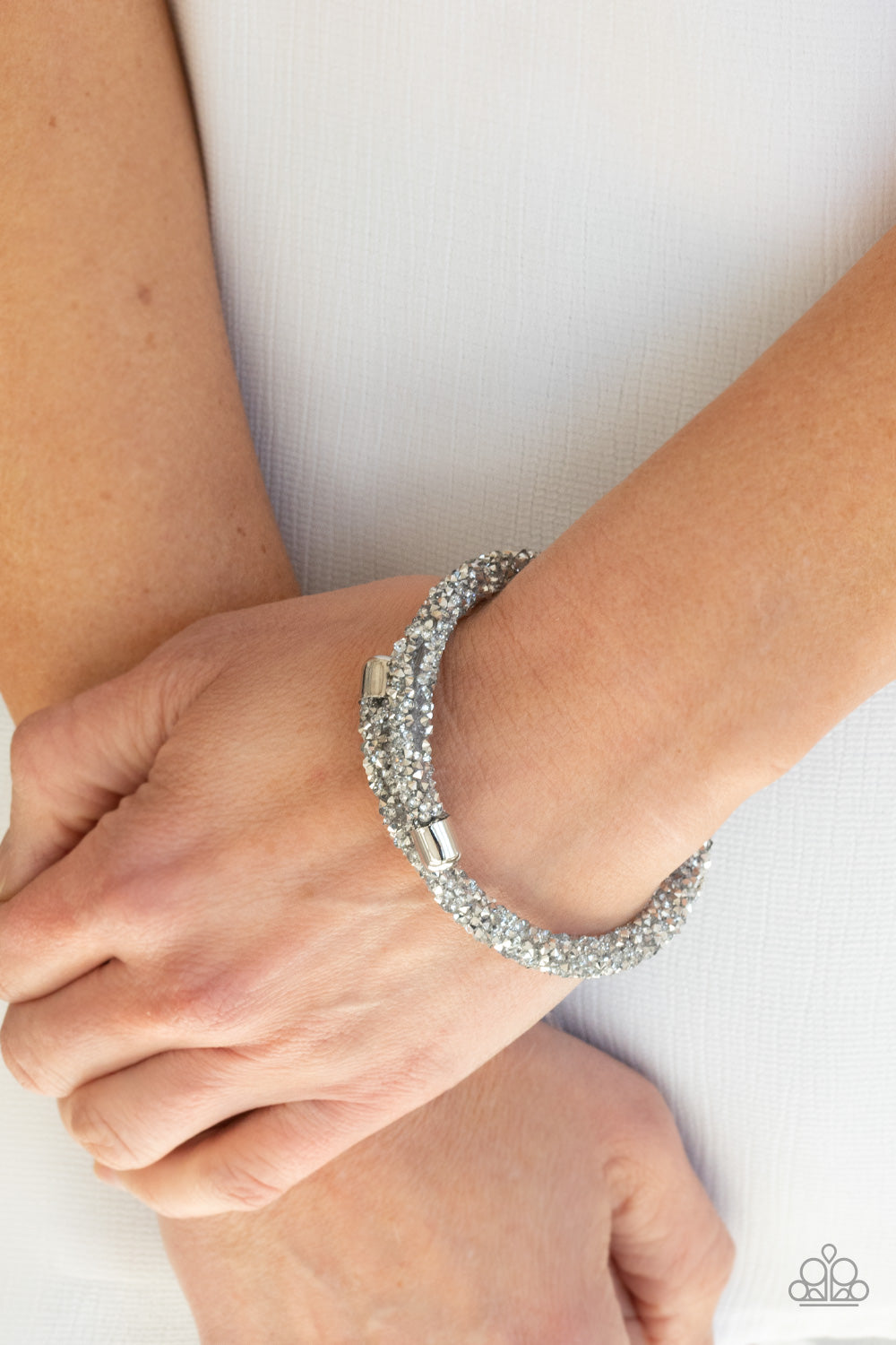 Paparazzi ♥ Roll Out The Glitz - Silver ♥  Bracelet