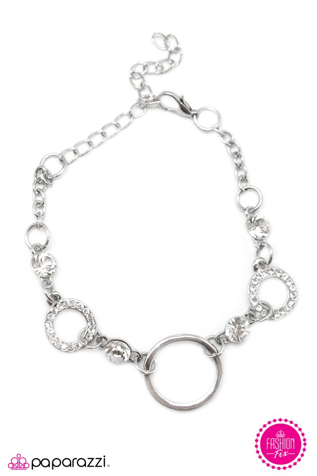 Paparazzi ♥ You Spin Me Round - Silver ♥ Bracelet