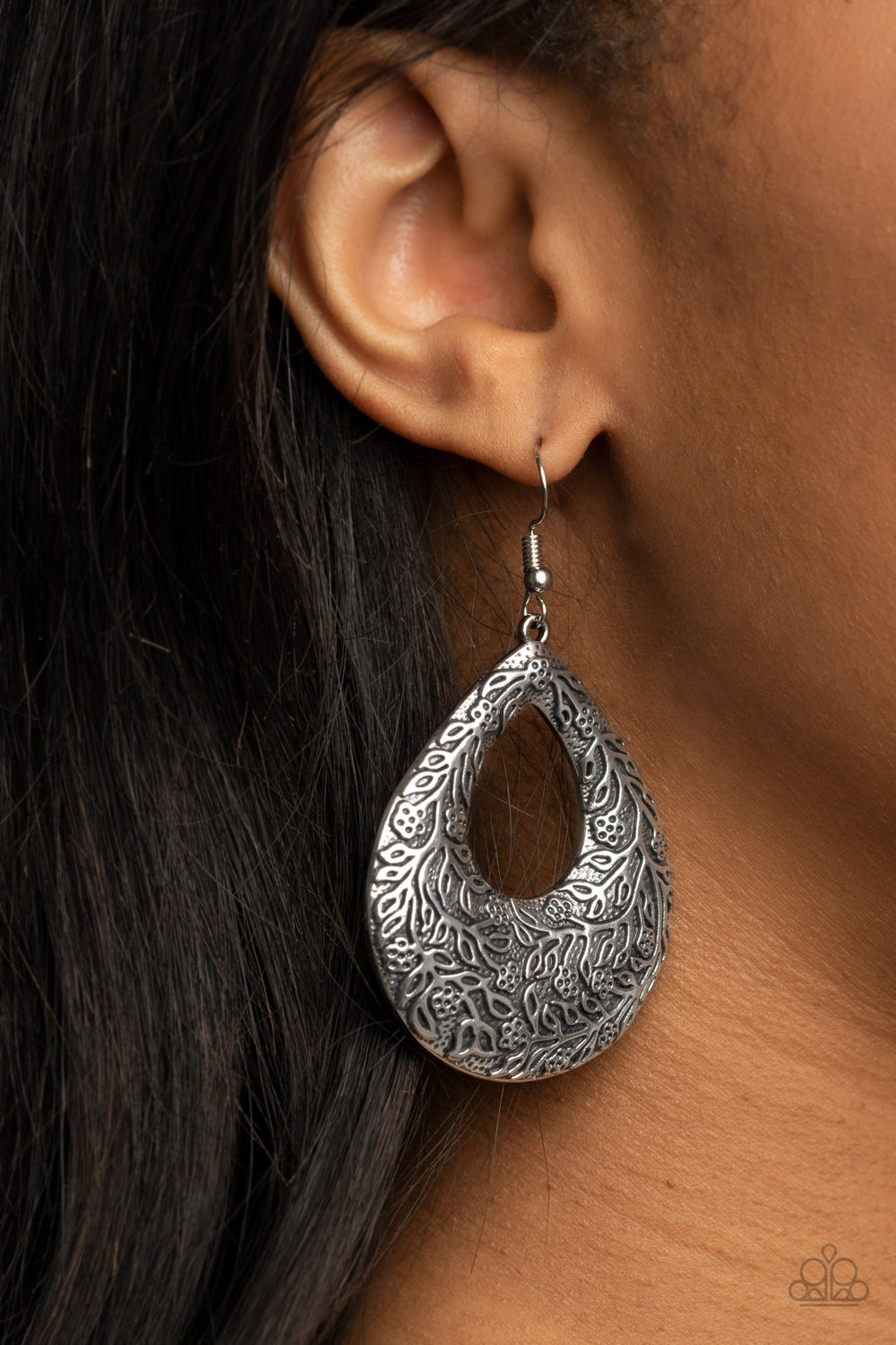 Paparazzi ♥ Flirtatiously Flourishing - Silver ♥  Earrings