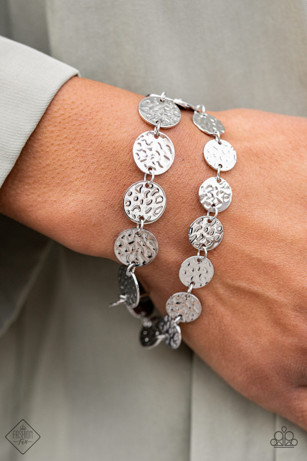 Paparazzi ♥ Rooted To The SPOTLIGHT - Silver ♥  Bracelet