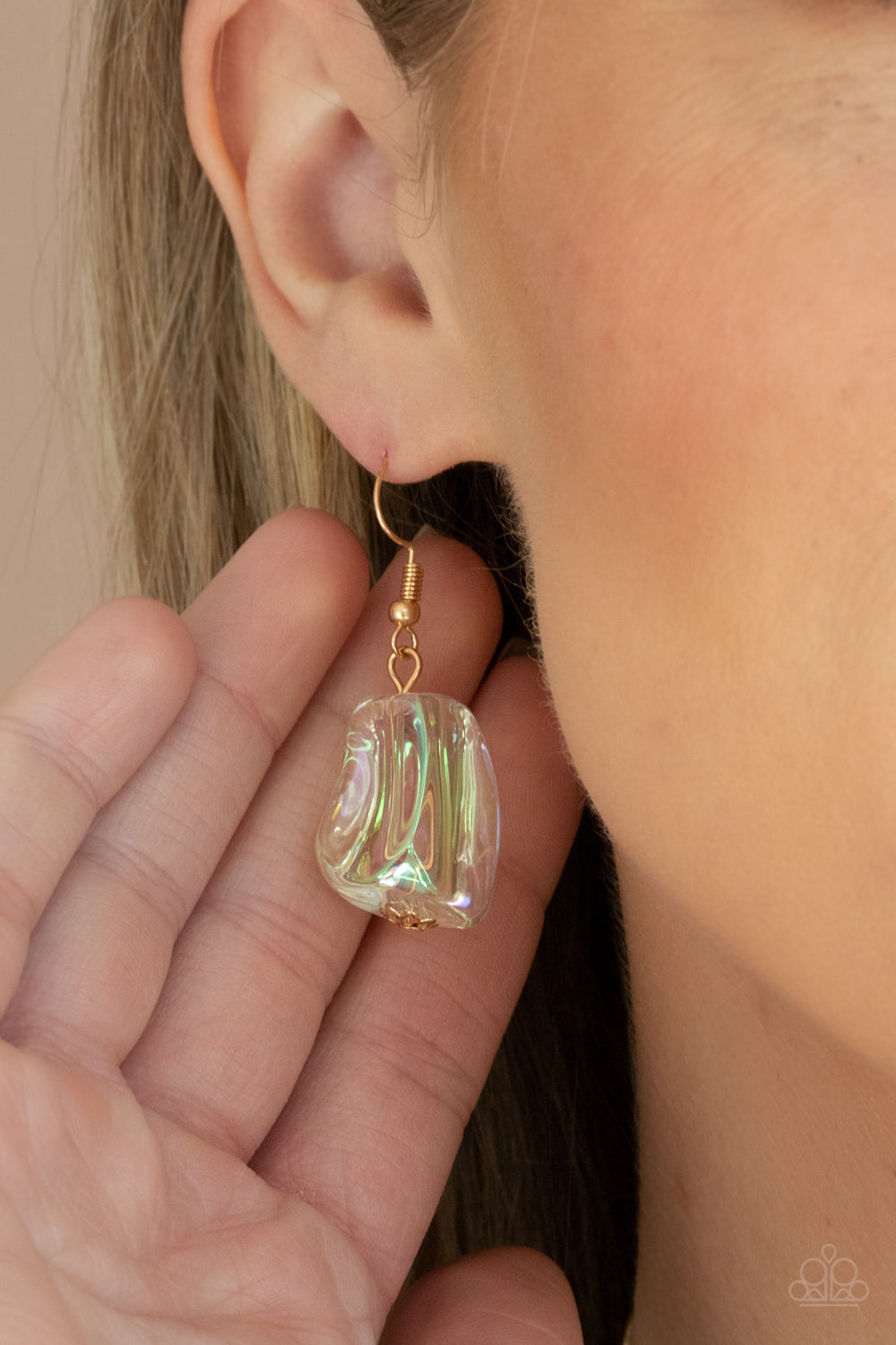 Paparazzi ♥ Iridescently Ice Queen - Gold ♥  Necklace