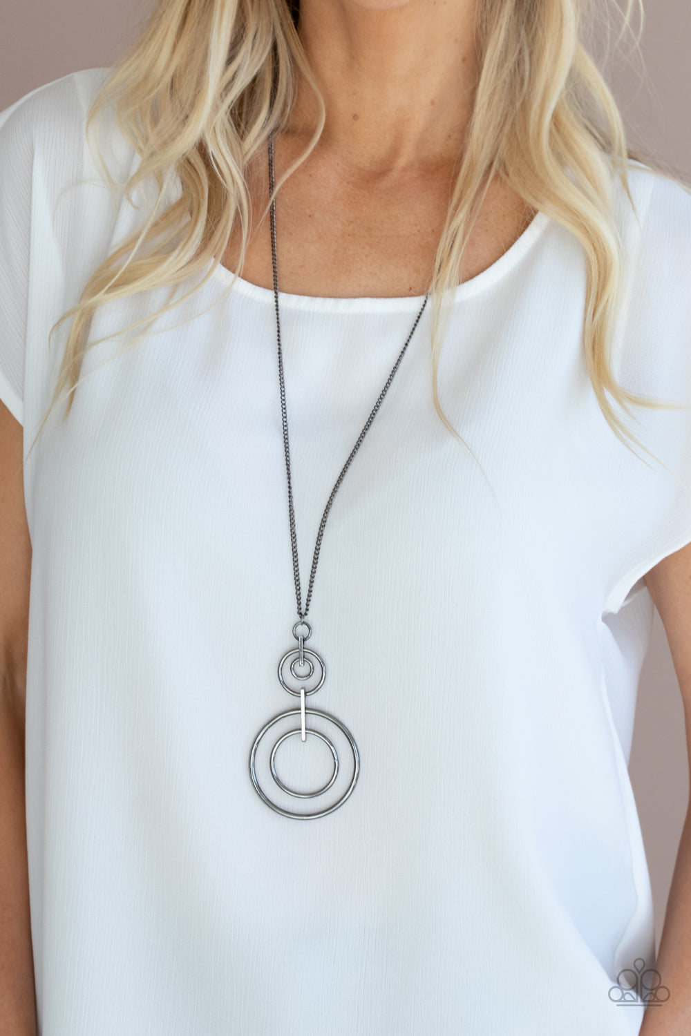 Paparazzi ♥ The Inner Workings - Black ♥  Necklace
