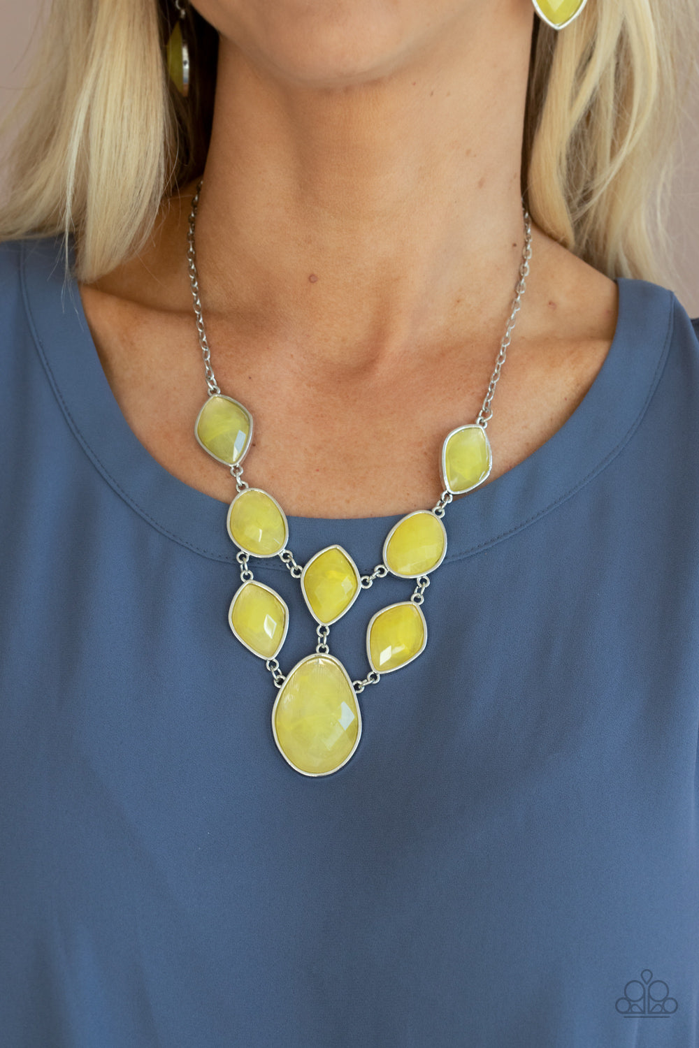 Paparazzi ♥ Opulently Oracle - Yellow ♥  Necklace