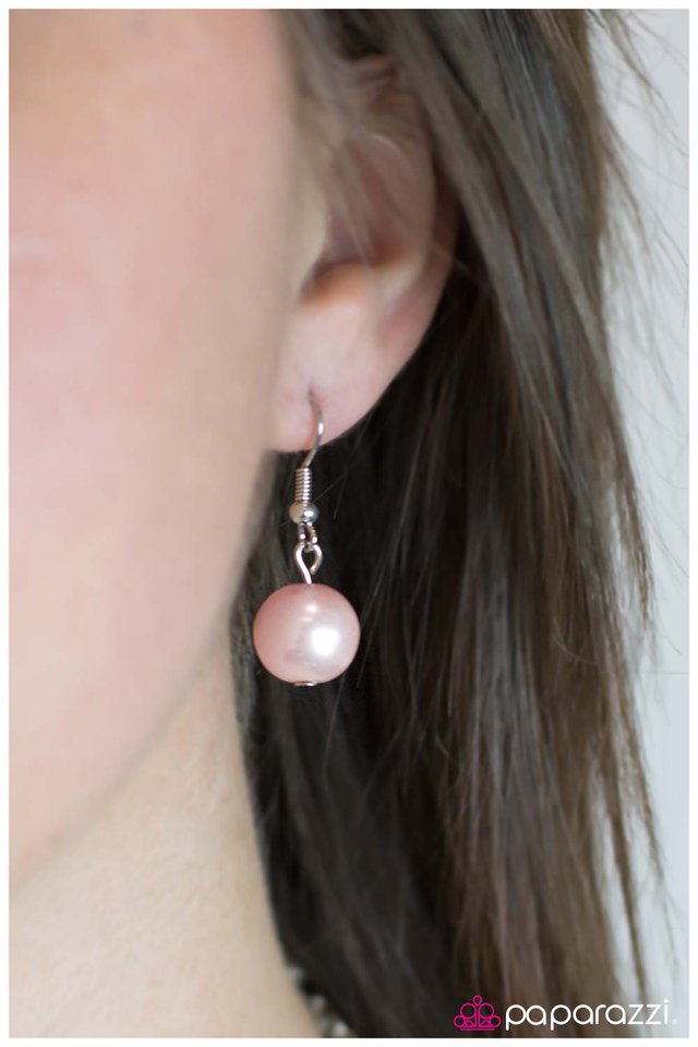 Paparazzi ♥ Not So Ordinary - Pink ♥ Necklace