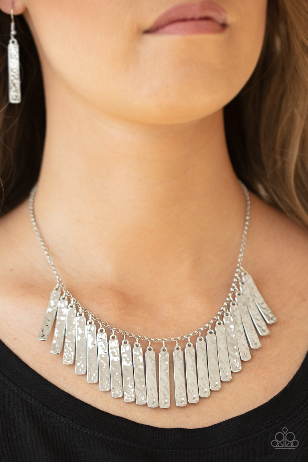 Paparazzi ♥ Metallic Muse - Silver ♥  Necklace