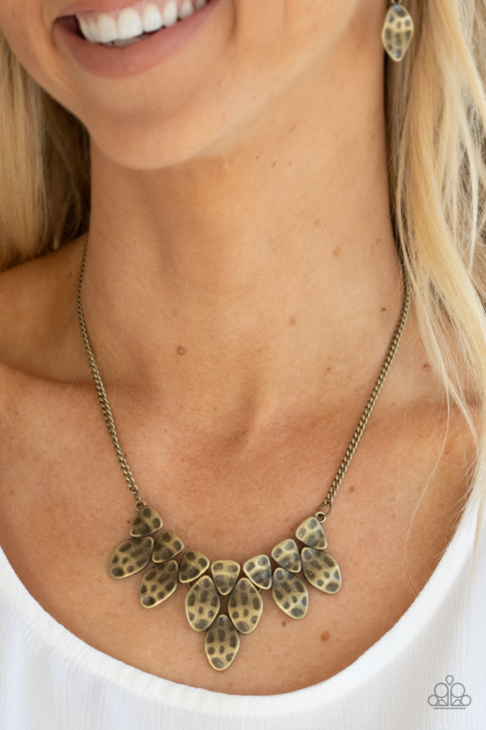 Paparazzi ♥ Rustic Smolder - Brass ♥  Necklace