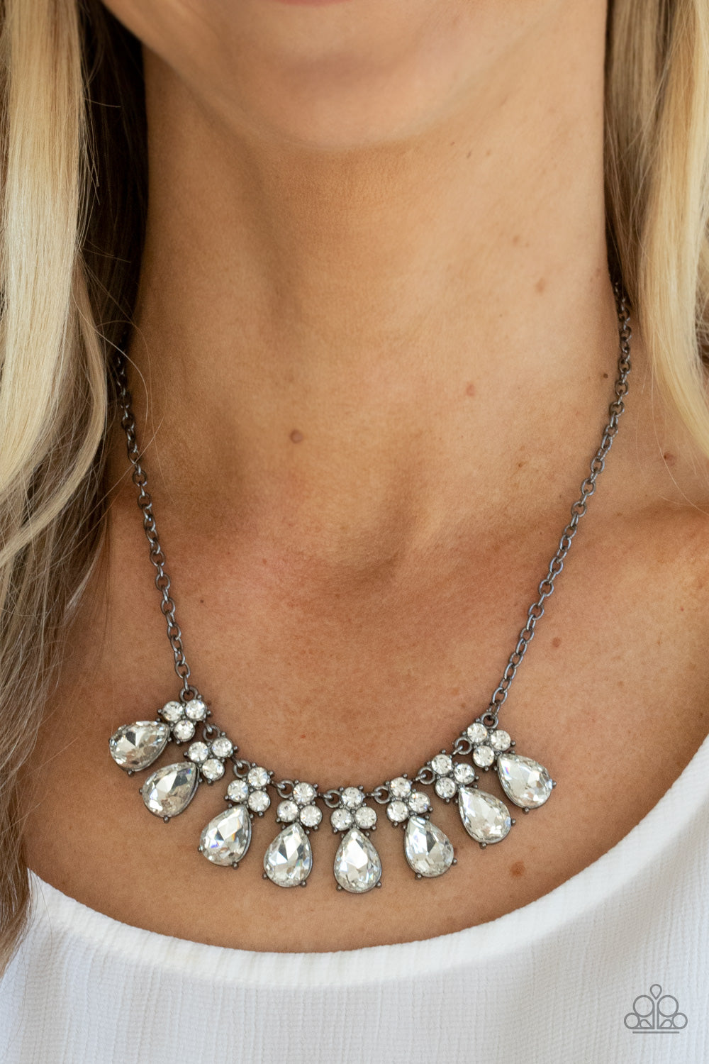Paparazzi ♥ Sparkly Ever After - Black ♥  Necklace