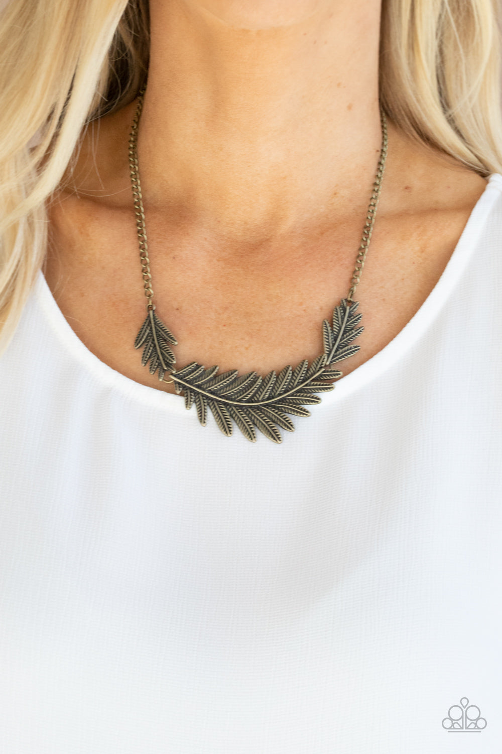 Paparazzi ♥ Queen of the QUILL - Brass ♥  Necklace