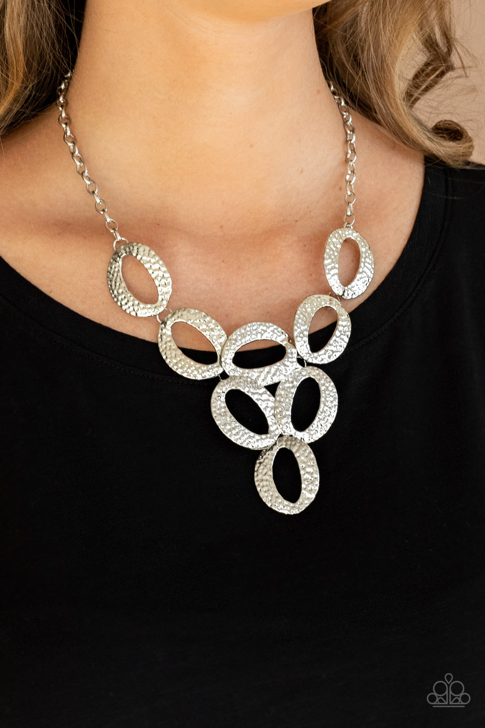 Paparazzi ♥ OVAL The Limit - Silver ♥  Necklace