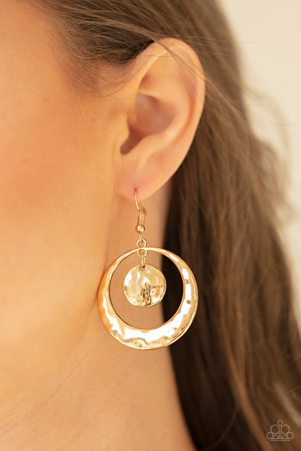 Paparazzi ♥ Rounded Radiance - Gold ♥  Earrings