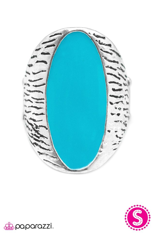 Paparazzi ♥ Not To Be Outdone - Blue ♥ Ring