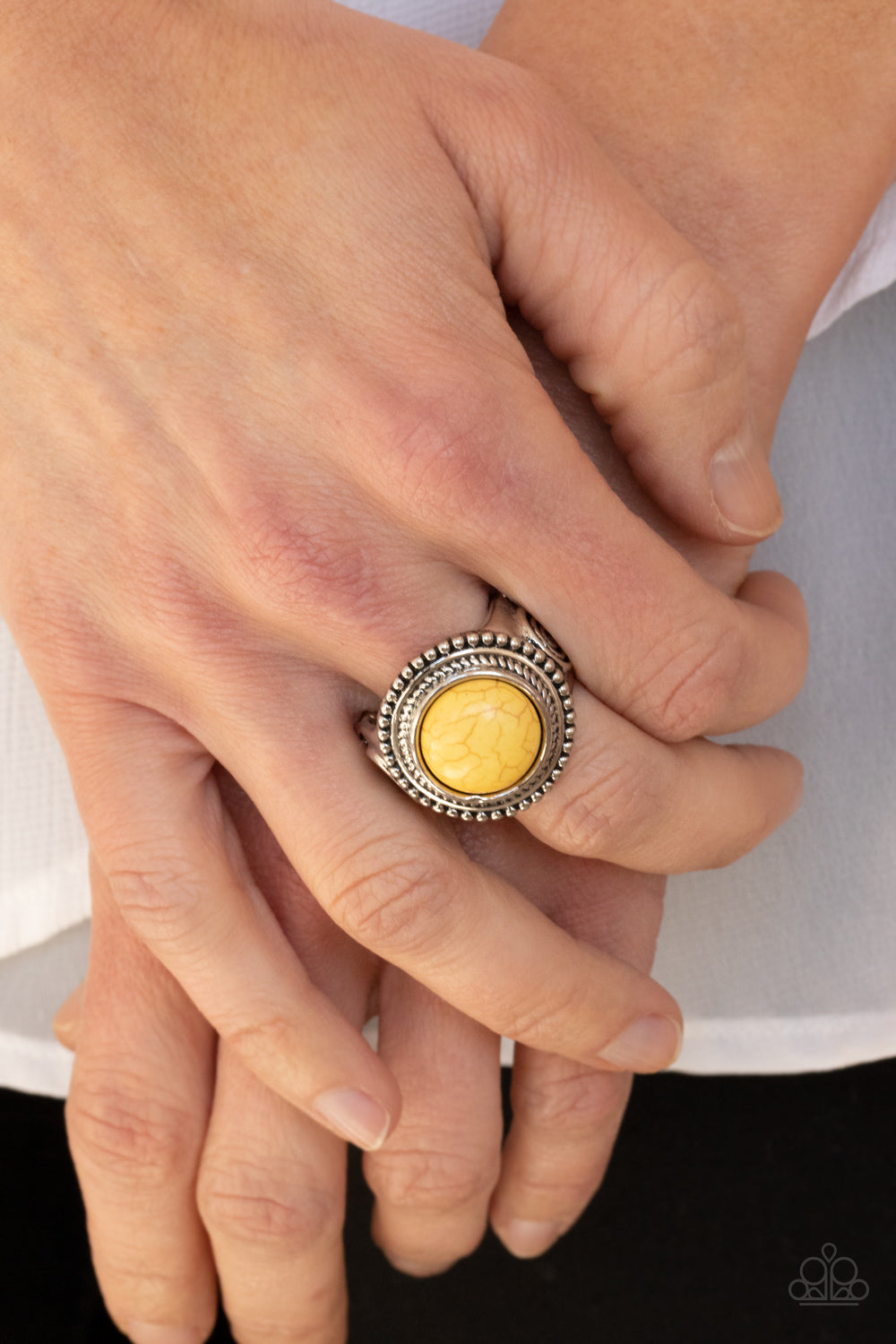 Paparazzi ♥ Evolutionary Essence - Yellow ♥  Ring