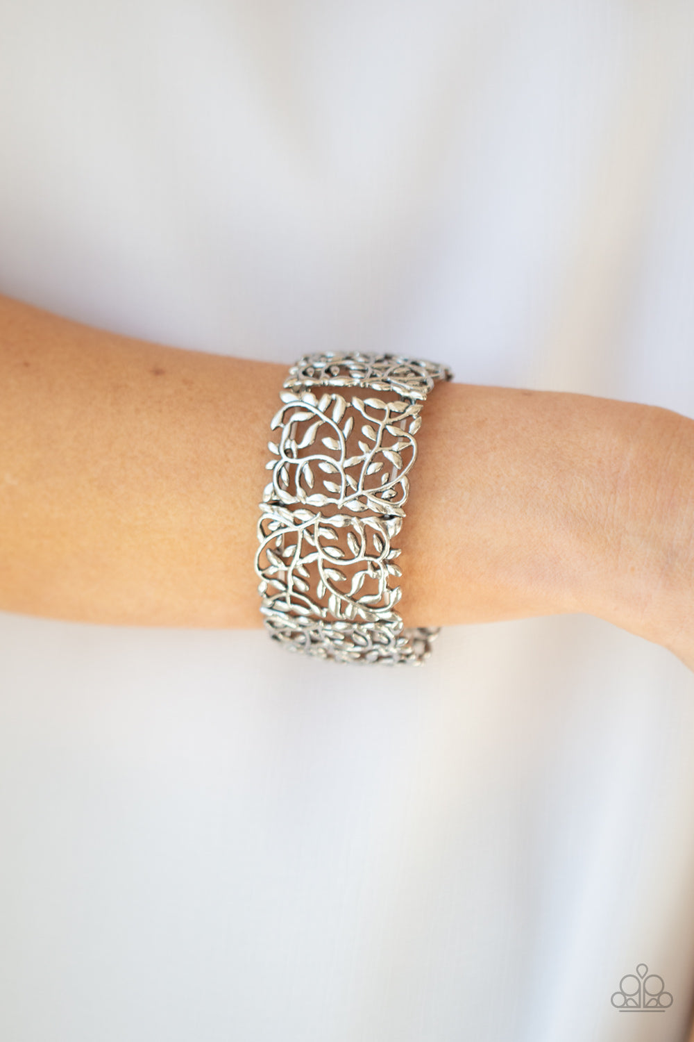 Paparazzi ♥ Verdantly Vintage - Silver ♥  Bracelet