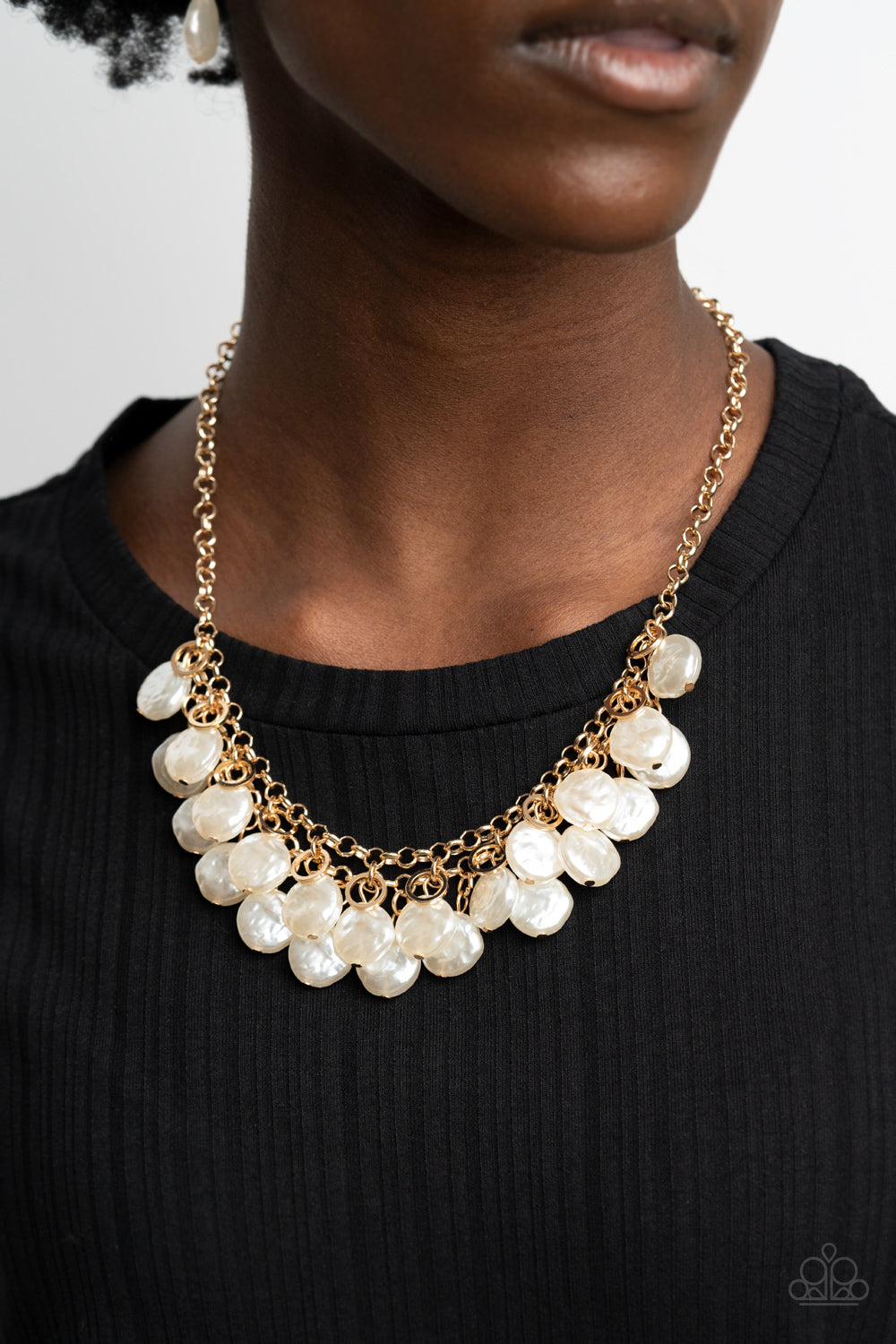 Paparazzi ♥ BEACHFRONT and Center - Gold ♥  Necklace