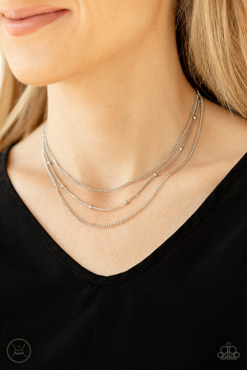 Paparazzi ♥ Subtly Stunning - Silver ♥  Necklace