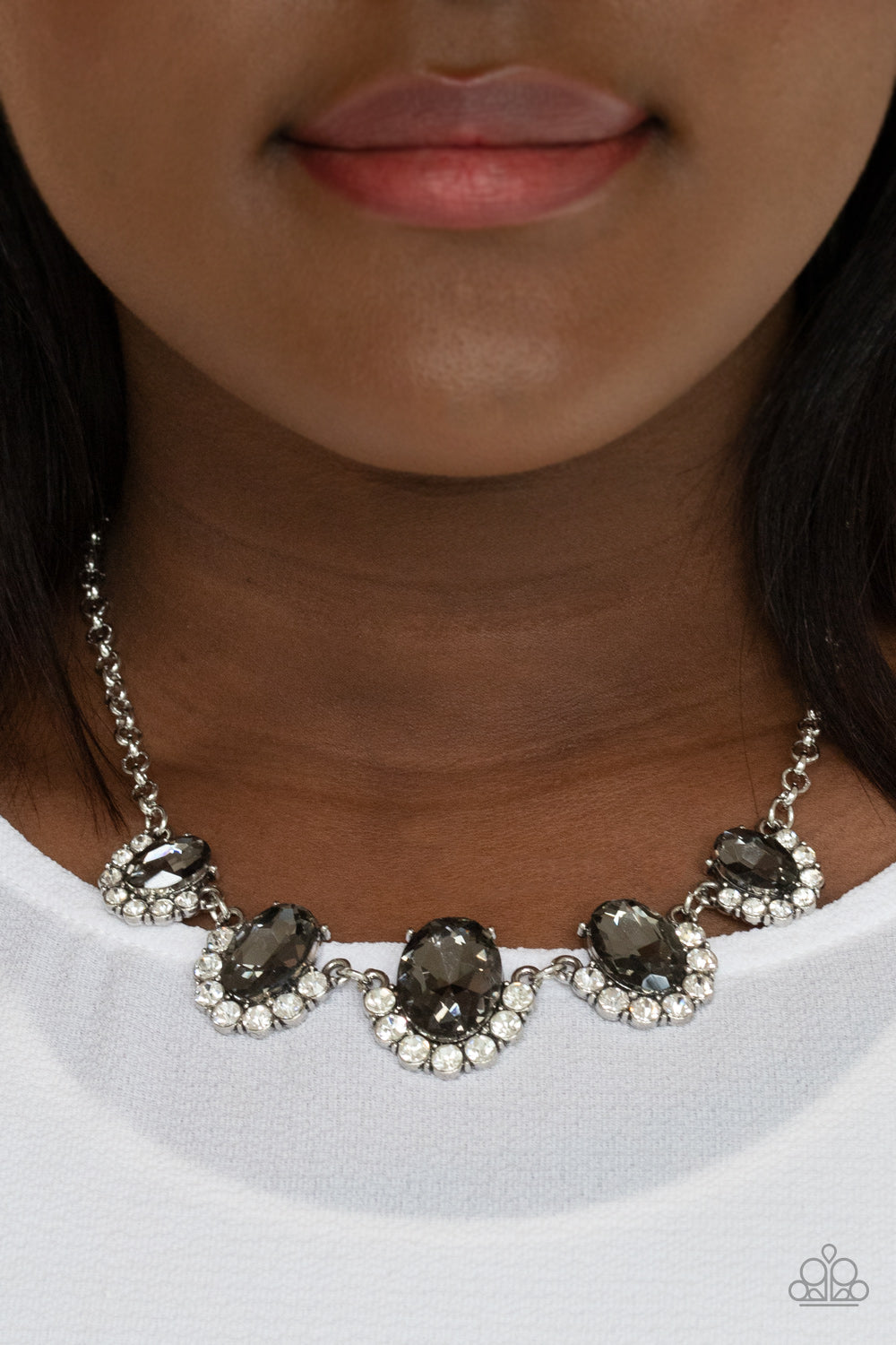 Paparazzi ♥ The Queen Demands It - Silver ♥  Necklace